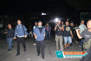 PENDEMO BAKAR KANTIN DAN 3 MOBIL WARGA,GUBERNUR AHMAD LUTFI AJAK MASYARAKAT JAGA KONDUSIFITAS